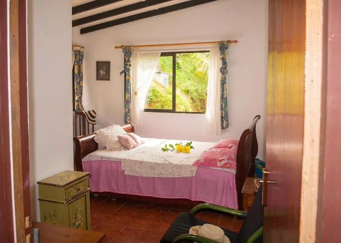 בית נופש Charming House In With Mountain View *