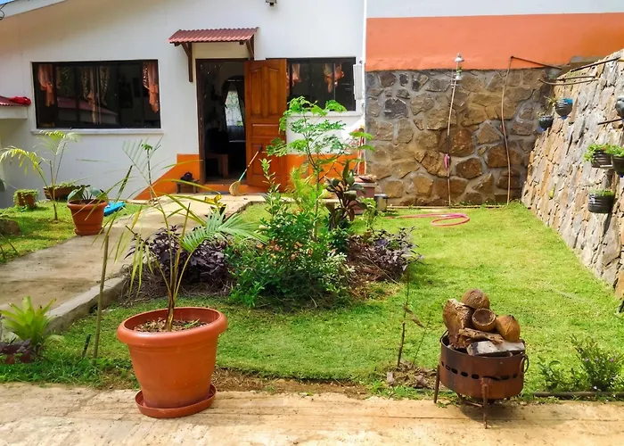 Charming House In With Mountain View ויקטוריה
